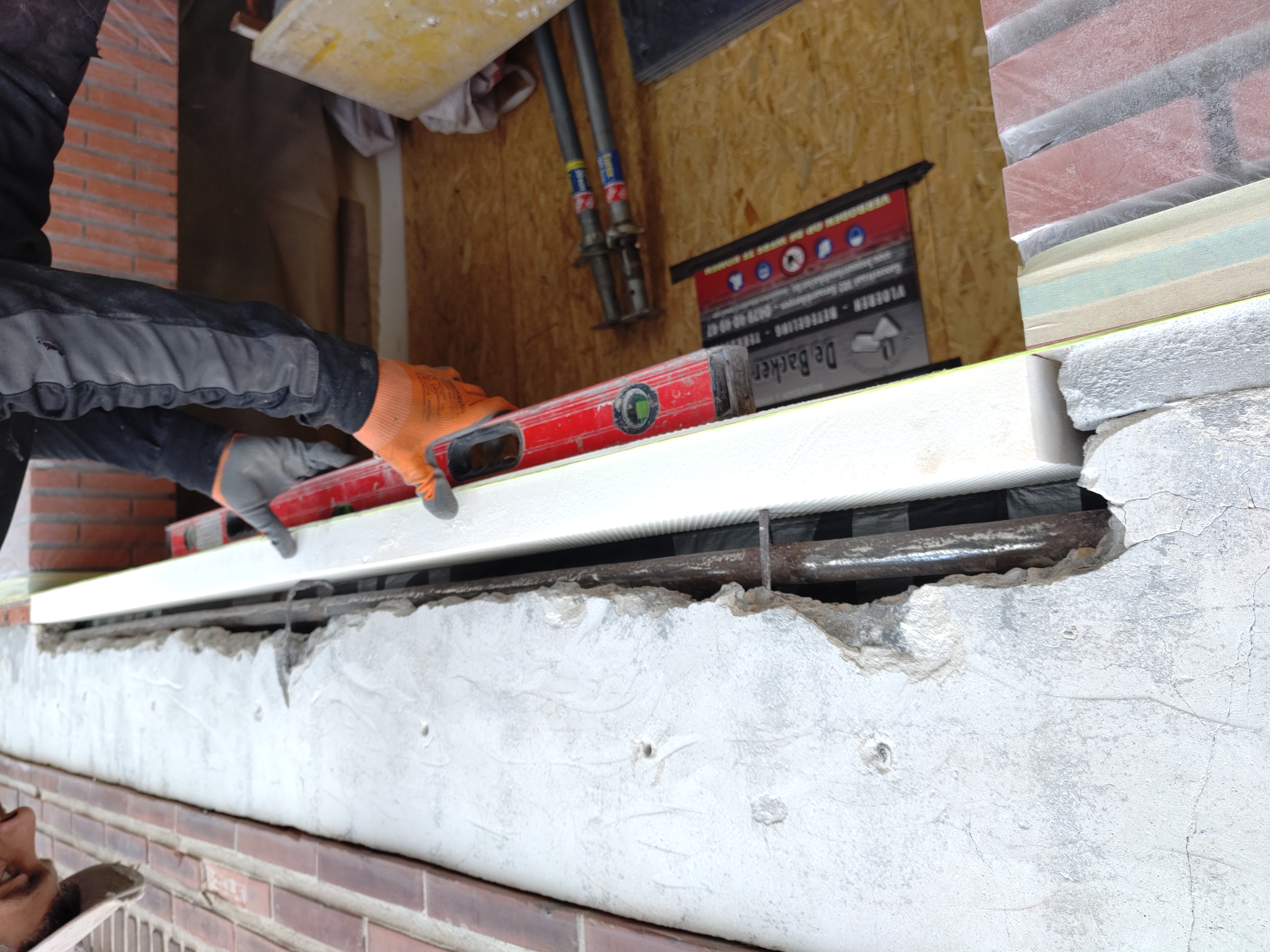 waterpas check beton herstellen bij voorgevel